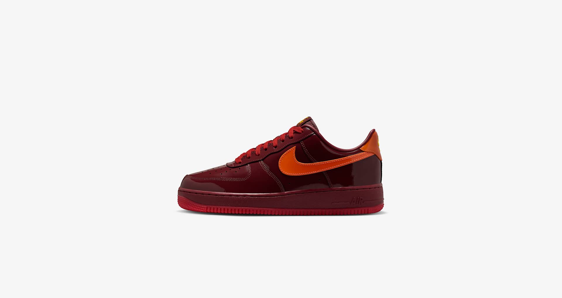 NIKE公式】エア フォース 1 LOW 'Dark Team Red and Safety Orange